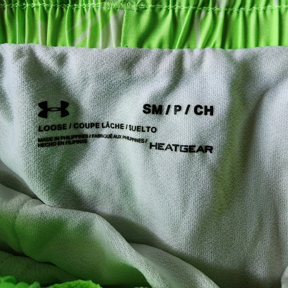 Under Armour Small Green Running Shorts HeatGear Loose Fit Athletic Gym Workout